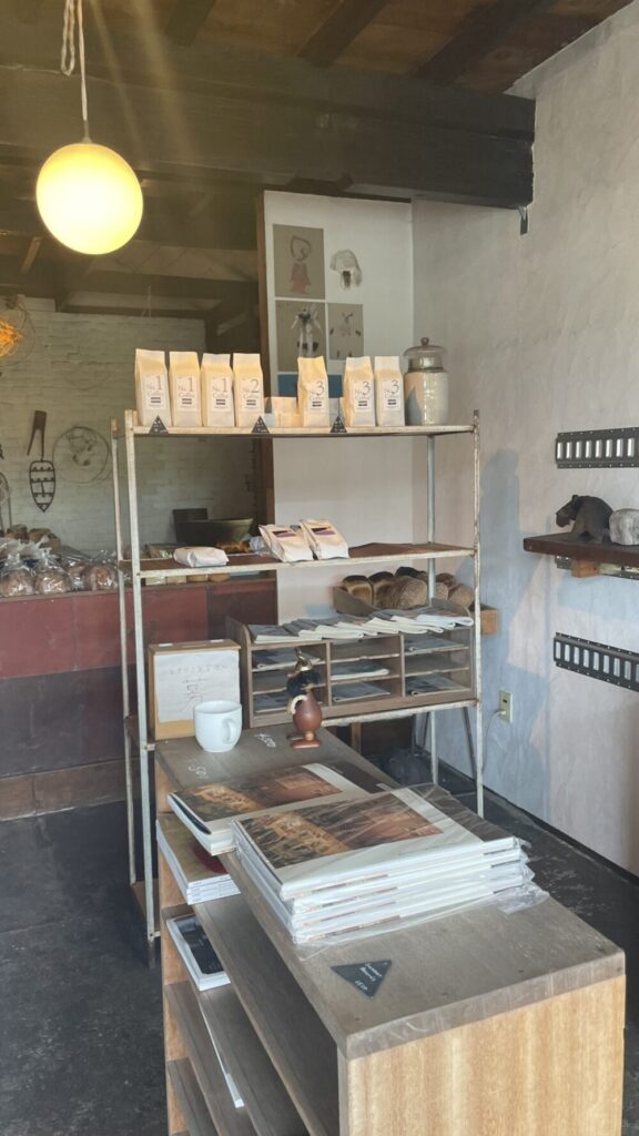 ラムヤート店内:雑貨や珈琲なども販売してます。